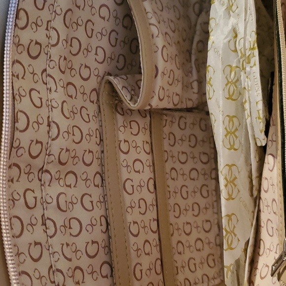 Brand New Guess purse - Picture 5 of 6